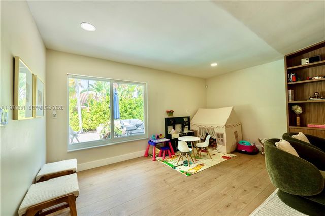 10461 SW 121st St, Miami, FL 33176