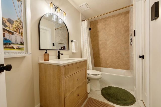 10461 SW 121st St, Miami, FL 33176