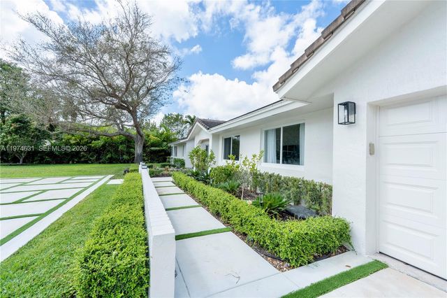 10461 SW 121st St, Miami, FL 33176