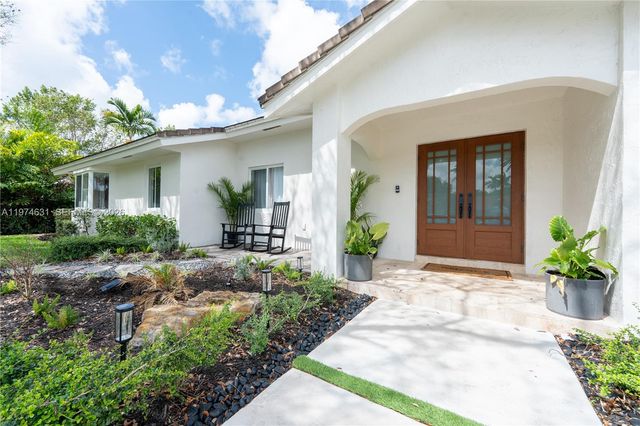 10461 SW 121st St, Miami, FL 33176