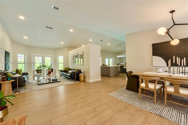 10461 SW 121st St, Miami, FL 33176