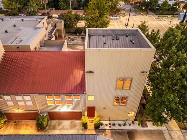 3105 Caroline Street, Houston, TX 77004