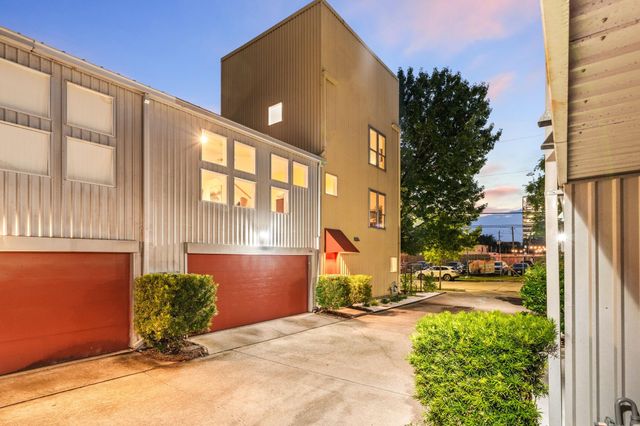 3105 Caroline Street, Houston, TX 77004