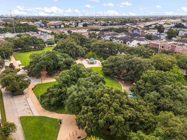 3105 Caroline Street, Houston, TX 77004