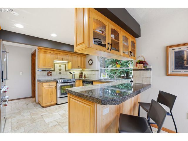 23905 BUTTEVILLE Rd Ne, Aurora, OR 97002