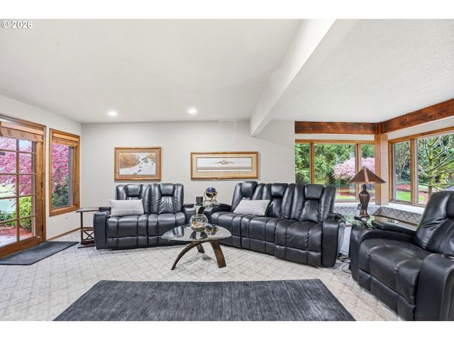 23905 BUTTEVILLE Rd Ne, Aurora, OR 97002