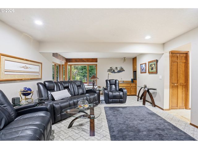 23905 BUTTEVILLE Rd Ne, Aurora, OR 97002