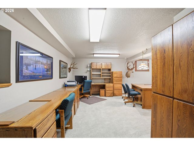 23905 BUTTEVILLE Rd Ne, Aurora, OR 97002