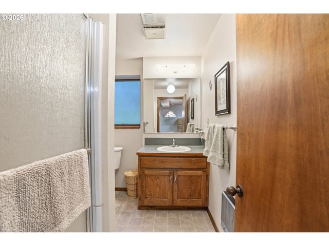 23905 BUTTEVILLE Rd Ne, Aurora, OR 97002