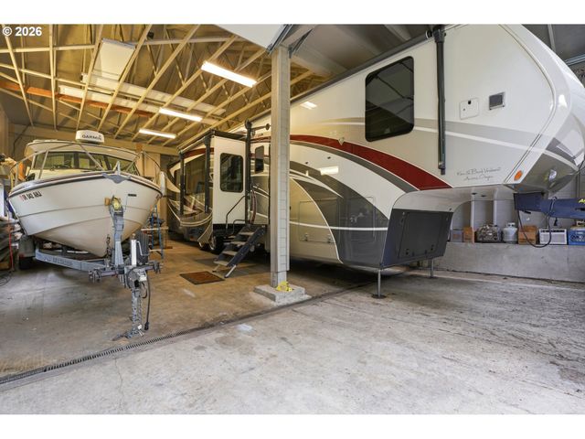 23905 BUTTEVILLE Rd Ne, Aurora, OR 97002