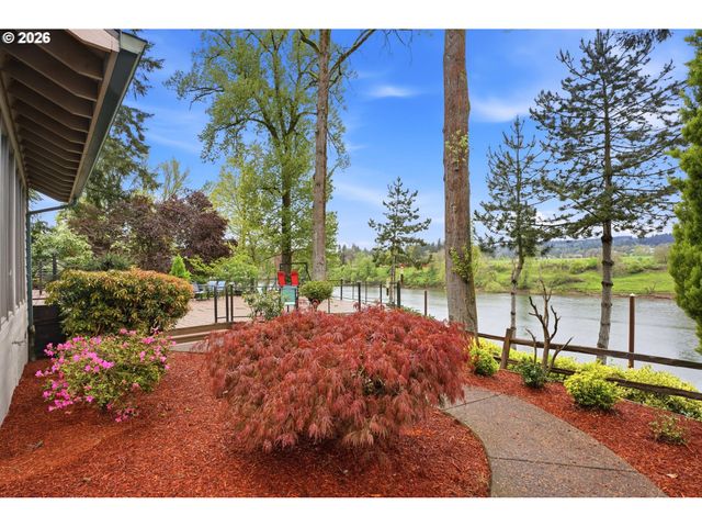 23905 BUTTEVILLE Rd Ne, Aurora, OR 97002