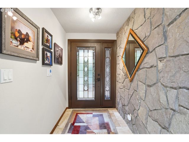 23905 BUTTEVILLE Rd Ne, Aurora, OR 97002