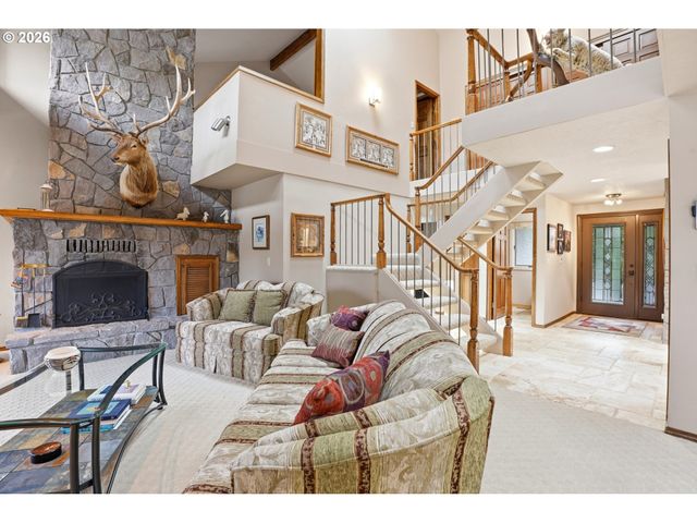23905 BUTTEVILLE Rd Ne, Aurora, OR 97002