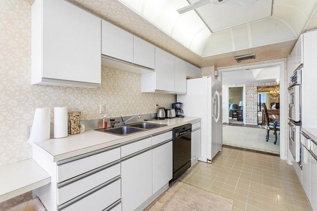 2660 S Ocean Boulevard 703s, Palm Beach, FL 33480