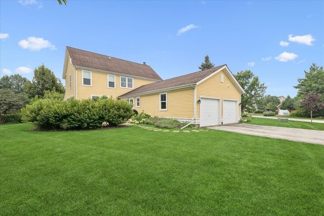 634 Indian Path Road, Grayslake, IL 60030