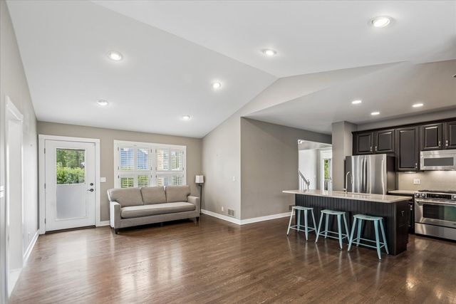 634 Indian Path Road, Grayslake, IL 60030