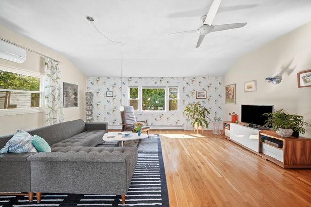 8 Revere Rd, Tewksbury, MA 01876