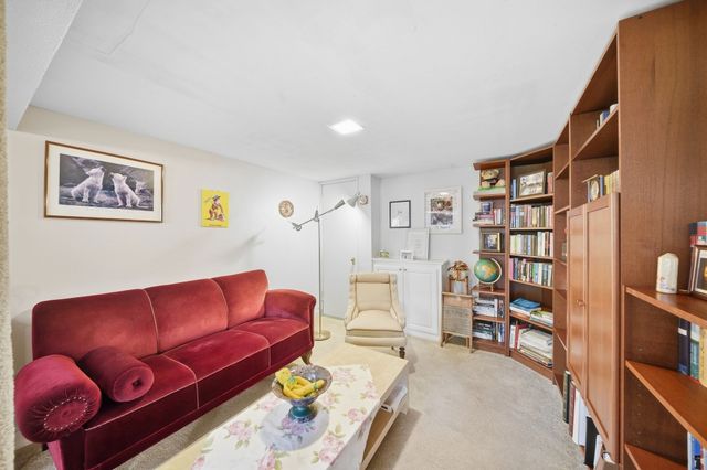 8 Revere Rd, Tewksbury, MA 01876