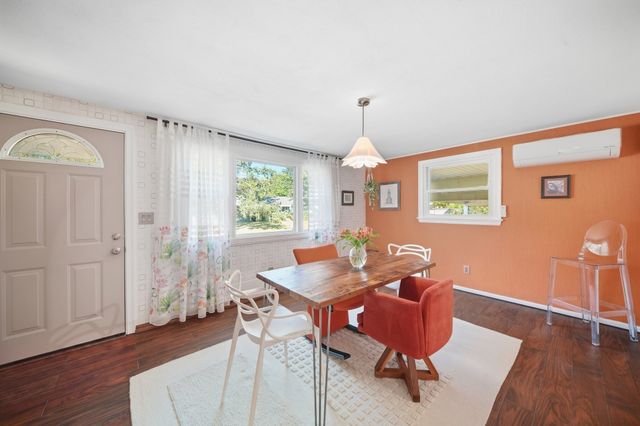 8 Revere Rd, Tewksbury, MA 01876