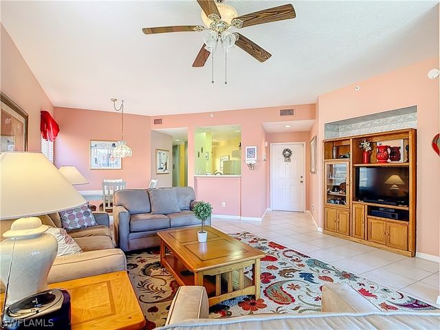 6930 Huntington Lakes CIR 104, Naples, FL 34119