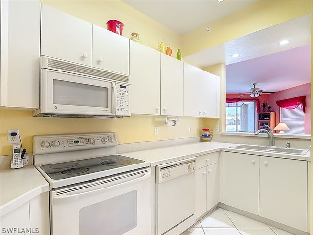 6930 Huntington Lakes CIR 104, Naples, FL 34119