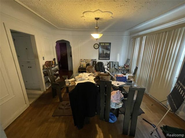 17152 Santa Rosa Drive, Detroit, MI 48221