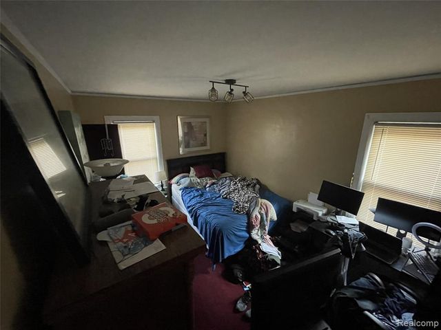 17152 Santa Rosa Drive, Detroit, MI 48221