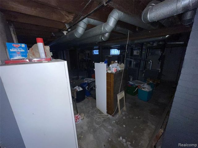 17152 Santa Rosa Drive, Detroit, MI 48221