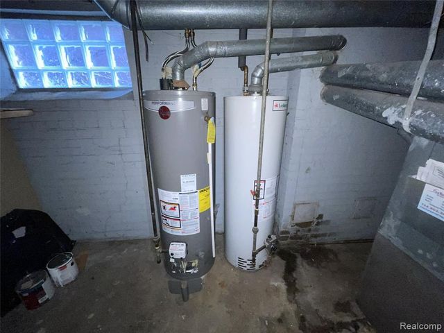 17152 Santa Rosa Drive, Detroit, MI 48221