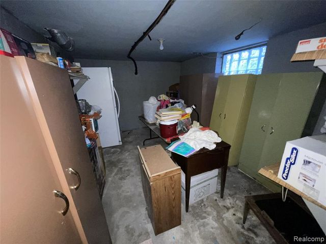 17152 Santa Rosa Drive, Detroit, MI 48221