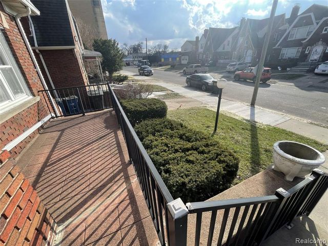 17152 Santa Rosa Drive, Detroit, MI 48221