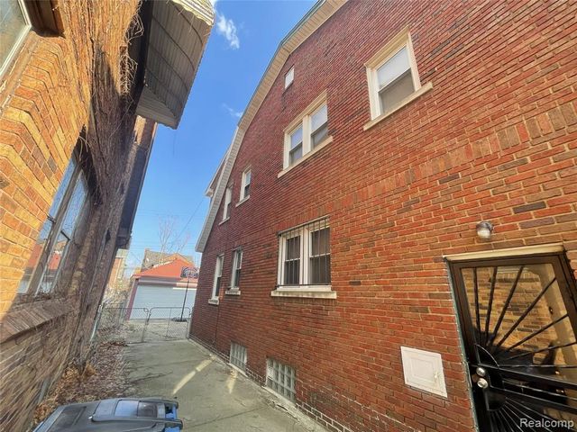 17152 Santa Rosa Drive, Detroit, MI 48221