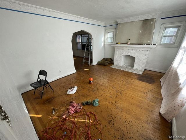 17152 Santa Rosa Drive, Detroit, MI 48221