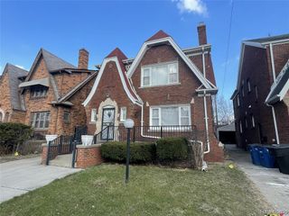 17152 Santa Rosa Drive, Detroit, MI 48221