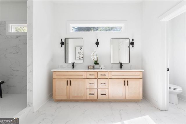 1041 White Oak Avenue SW, Atlanta, GA 30310