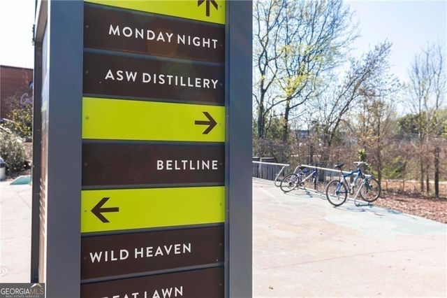 1041 White Oak Avenue SW, Atlanta, GA 30310