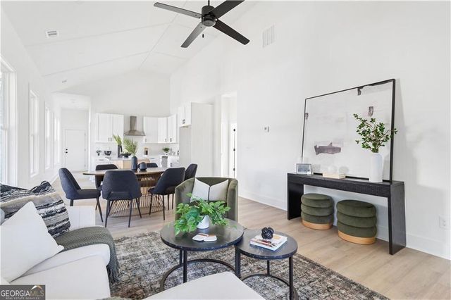 1041 White Oak Avenue SW, Atlanta, GA 30310