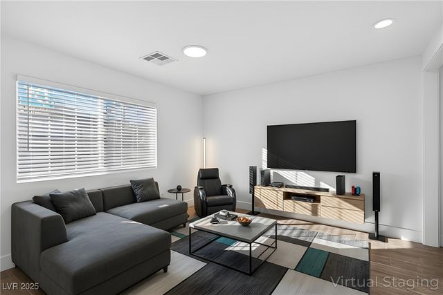 617 North 11th Street, Las Vegas, NV 89101