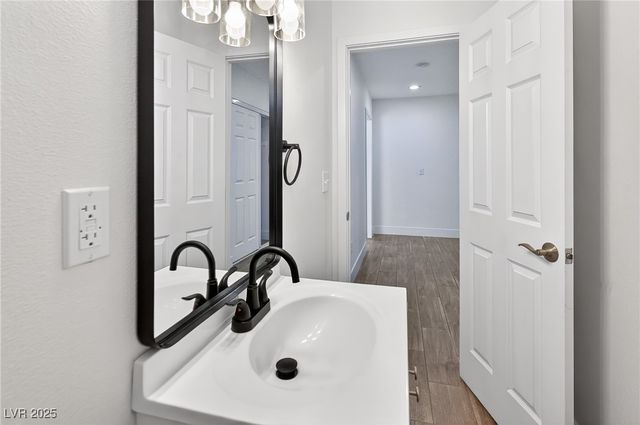 617 North 11th Street, Las Vegas, NV 89101