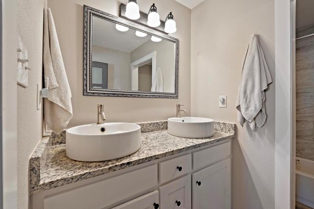 1105 County Road 422, Bartlett, TX 76511