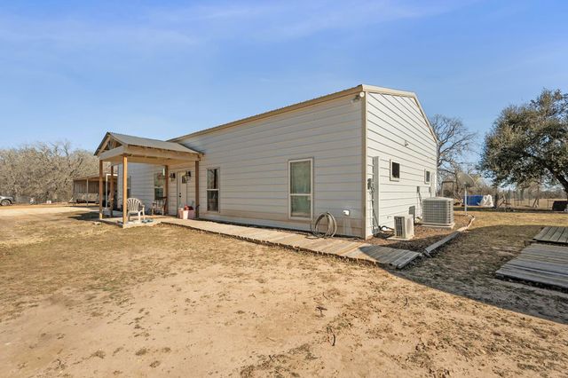 1105 County Road 422, Bartlett, TX 76511