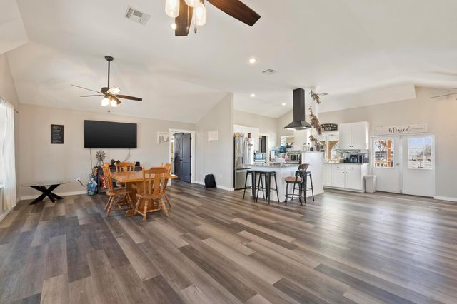 1105 County Road 422, Bartlett, TX 76511