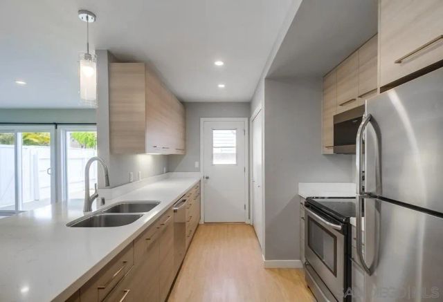 745 D Ave, Coronado, CA 92118