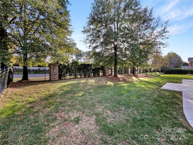 6615 Springs Mill Road, Charlotte, NC 28277