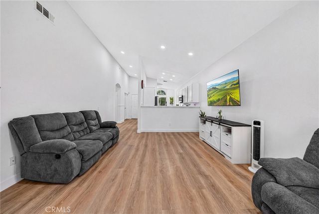 33298 Avenida Bicicleta, Temecula, CA 92592