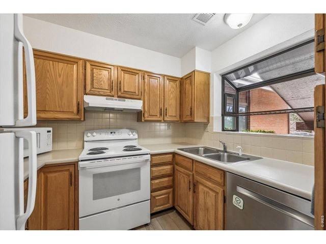 535 Manhattan Dr 203, Boulder, CO 80303