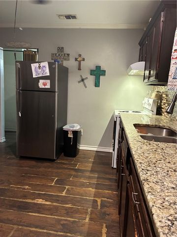 2704 Willard St, Corpus Christi, TX 78404