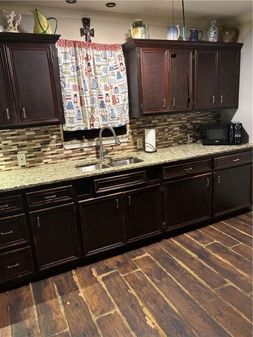 2704 Willard St, Corpus Christi, TX 78404