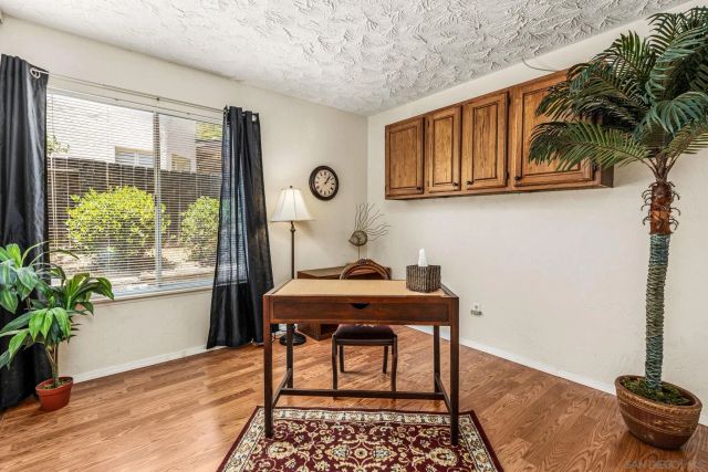 2070 Fuerte Lane, Escondido, CA 92026