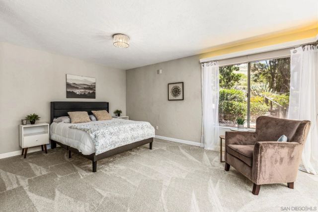 2070 Fuerte Lane, Escondido, CA 92026